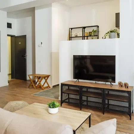 7 - New Building & Parking * בוקרשט