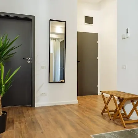 7 - New Building & Parking בוקרשט