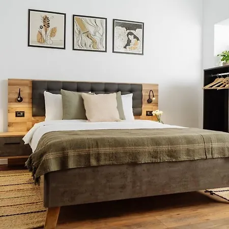 Apartment 7 - New Building & Parking *