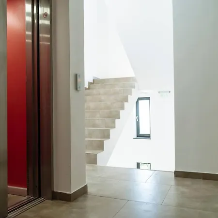 7 - New Building & Parking * بوخارست