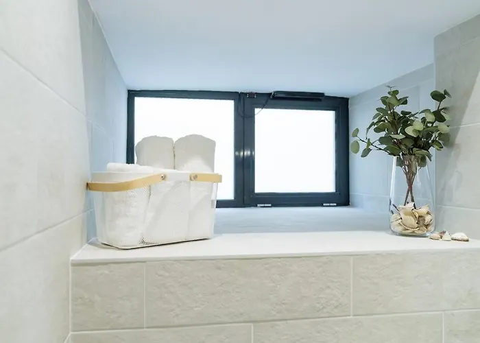 Apartment 7 - New Building & Parking *