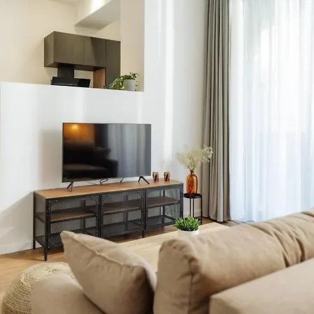 7 - New Building & Parking Bükreş