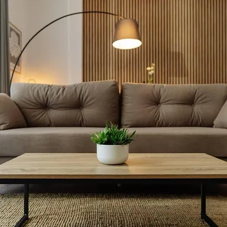 7 - New Building & Parking Bukurešť